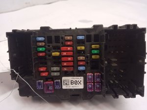 2017-2018 GMC Canyon Cabin Fuse Box (Used OEM)