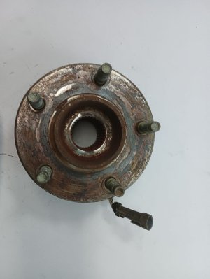 2001-2005 Buick Park Avenue Hub Assembly (Used OEM)