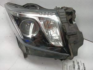 2013-2018 Cadillac ATS Halogen Headlight Assembly - Left (Driver) (Used OEM)
