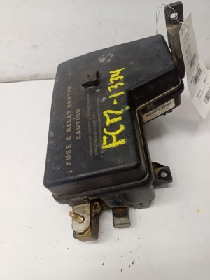 2005 Dodge Ram 1500 Fuse Box (Used OEM)