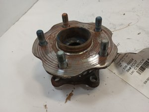 2021-2025 Toyota Sienna Hub Assembly - Rear (Used OEM)