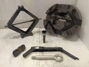 2025 GMC Terrain Scissor Jack with Tools and Foam Holder (Used OEM)