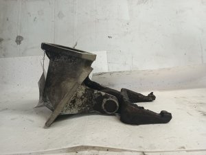  Volvo VNL Transmission Clutch Release Fork (Used OEM)