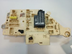 1998-2003 Toyota Land Cruiser Cabin Fuse Box (Used OEM)