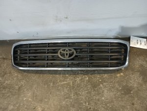 1998-2002 Toyota Land Cruiser Black Upper Grille (Used OEM)