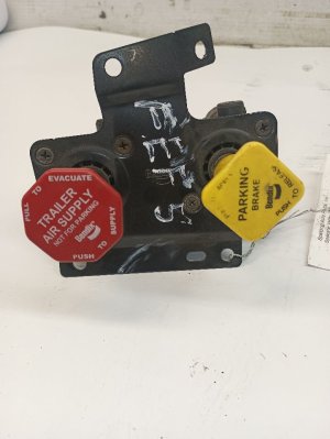  Volvo VNL Bendix MV-3 Dash Park Valve (Used OEM)