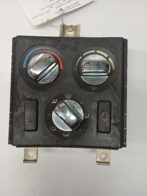  Volvo VNL Sleeper Cab Climate Control Panel (Used OEM)