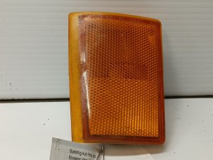 1992-1993 Chevrolet Suburban 2500 Lower Marker Light - Left (Driver) (Used OEM)