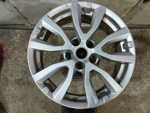 2017-2020 Nissan Rogue Silver 17x7 5 Y-Spoke Alloy Wheel (Used OEM)