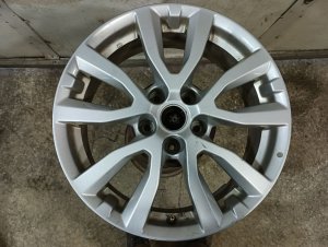 2017-2020 Nissan Rogue Silver 17x7 5 Y-Spoke Alloy Wheel (Used OEM)
