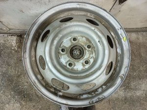 2005-2013 Toyota Tacoma 15-Inch 8-Hole Steel Wheel (Used OEM)