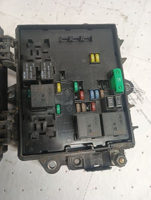  Volvo VNL Engine Fuse Box Power Distribution Module (Used OEM)