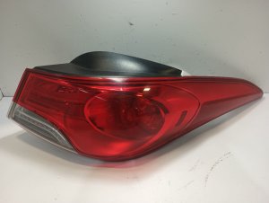 2011-2013 Hyundai Elantra Quarter Panel Incandescent Taillight Assembly - Right (Passenger) (Used OEM)