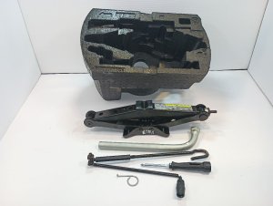 2012-2019 Volkswagen Passat Scissor Jack with Tools (Used OEM)