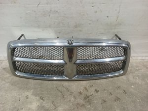 2002-2005 Dodge Ram 1500 Black Grille with Chrome Surround and Honeycomb Inserts (Used OEM)
