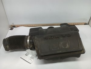 2009-2010 Dodge Ram 1500 Engine Air Intake Resonator and Tube Assembly (Used OEM)