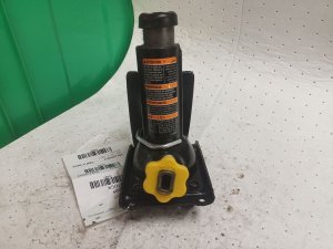2015-2020 GMC Yukon XL Scissor Jack (Used OEM)