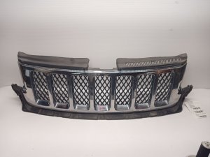 2011-2013 Jeep Grand Cherokee Chrome Chrome Vertical Bar and Cross-Hatch Grille (Used OEM)