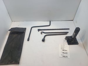 1995-2004 Toyota Tacoma Scissor Jack with Tools and Crank Rod (Used OEM)