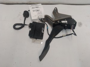 2007-2014 GMC Sierra 2500 HD Brake Pedal (Used OEM)