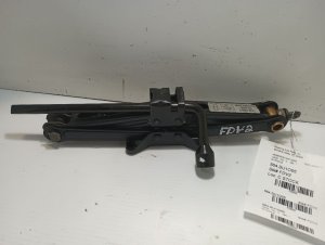 2005-2009 Subaru Outback Scissor Jack (Used OEM)