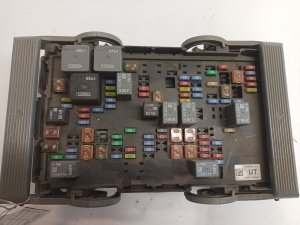 2007 Chevrolet Tahoe Engine Fuse Box (Used OEM)