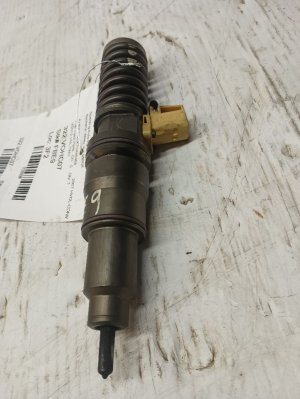  Volvo VNL Diesel Fuel Injector (Used OEM)
