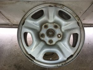 2005-2015 Toyota Tacoma Silver 15x6 5-Hole Steel Wheel (Used OEM)