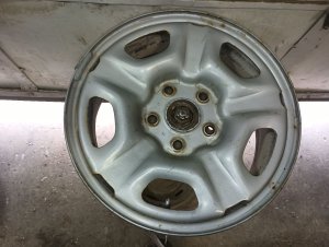 2005-2015 Toyota Tacoma Silver 15x6 5-Hole Steel Wheel (Used OEM)