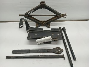 1987-1995 Jeep Wrangler Scissor Jack (Used OEM)