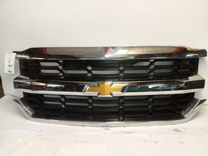 2016-2018 Chevrolet Silverado 1500 Black Chrome Slotted Grille (Used OEM)