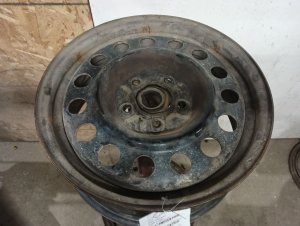 2000-2005 Chevrolet Impala Black 16x6.5 Steel Wheel (Used OEM)