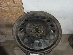 2000-2005 Chevrolet Impala Black 16x6.5 Steel Wheel (Used OEM)