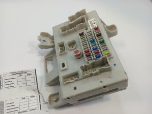 2007-2014 Toyota FJ Cruiser Fuse Box (Used OEM)