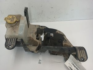 2012-2018 Jeep Wrangler Washer Fluid Reservoir Assembly with Pump (Used OEM)