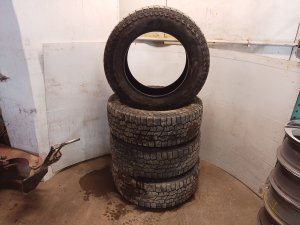 2006 Dodge Ram 1500 LT275/65R20 All-Terrain Tire (Used OEM)
