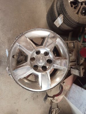 2009-2014 Chevrolet Tahoe Chrome 18x8 5-Spoke Chrome Clad Alloy Wheel (Used OEM)