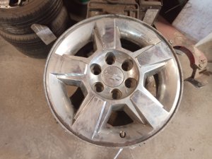 2009-2014 Chevrolet Tahoe Chrome 18x8 5-Spoke Chrome Clad Alloy Wheel (Used OEM)