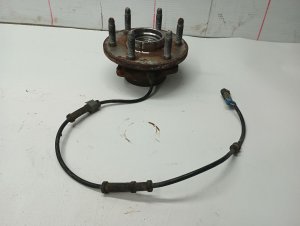2000-2006 GMC Yukon XL 1500 Front Wheel Hub and Bearing Assembly (Used OEM)