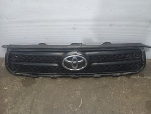 2006-2008 Toyota RAV4 Black Center Bumper Grille (Used OEM)