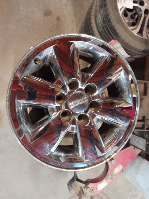 2009-2014 GMC Yukon Chrome 18x8 6-Spoke Chrome Clad Alloy Wheel (Used OEM)