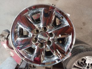 2009-2014 GMC Yukon Chrome 18x8 6-Spoke Chrome Clad Alloy Wheel (Used OEM)