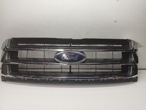 2015-2017 Ford Expedition Gray Upper Chrome Grille (Used OEM)