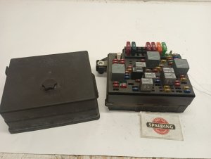 2000-2004 GMC Sonoma Engine Fuse Box (Used OEM)
