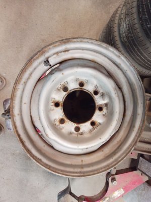 2007 Ford E-150 Econoline Silver Wheel (Used OEM)