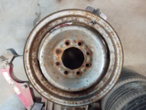 2007 Ford E-150 Econoline Silver Wheel (Used OEM)