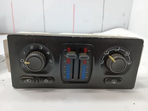 2005-2007 GMC Sierra 3500 Manual Temperature Control Module with Heated Seats (Used OEM)