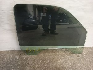 2001-2007 GMC Sierra 3500 Door Glass - Front, Right (Passenger) (Used OEM)