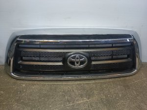 2010-2013 Toyota Tundra Black Grille with Lights (Used OEM)