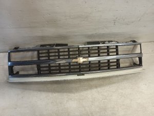 1988-1993 Chevrolet K1500 Chrome Chrome Grille (Used OEM)